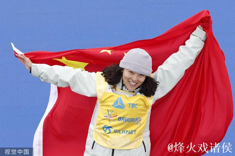 蔡雪桐获得U型场地世界杯单板滑雪第三名